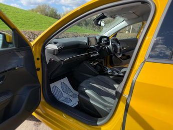 Peugeot E-208 50kWh Allure Auto 5dr