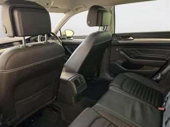 Volkswagen Passat 1.4 TSI 13kWh GTE Estate 5dr Petrol Plug-in Hybrid DSG Euro 6 (s