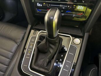 Volkswagen Passat 1.4 TSI 13kWh GTE Estate 5dr Petrol Plug-in Hybrid DSG Euro 6 (s