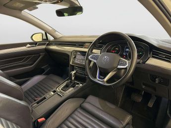 Volkswagen Passat 1.4 TSI 13kWh GTE Estate 5dr Petrol Plug-in Hybrid DSG Euro 6 (s