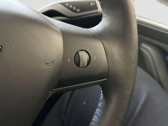 Tesla Model 3 Standard Range Plus Saloon 4dr Electric Auto RWD (241 bhp)