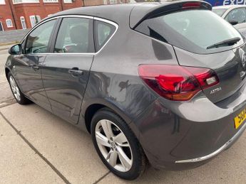 Vauxhall Astra 1.4 16v SRi Euro 5 5dr
