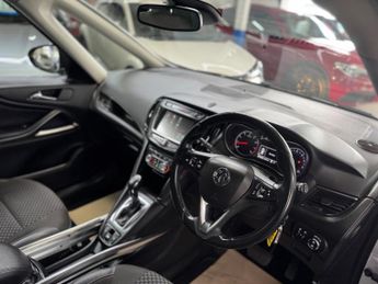 Vauxhall Zafira Tourer 1.4i Turbo SE MPV 5dr Petrol Auto Euro 6 (140 ps)