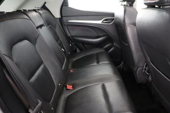 MG MG ZS 72.6kWh Trophy Connect Long Range Auto 5dr