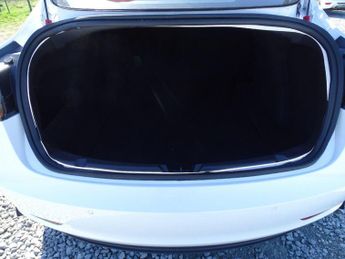 Tesla Model 3 Standard Range Plus Auto RWD 4dr