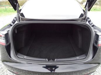 Tesla Model 3 Standard Range Plus Auto RWD 4dr