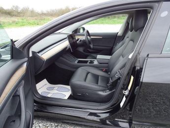 Tesla Model 3 Standard Range Plus Auto RWD 4dr