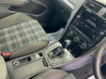 Volkswagen Golf 1.4 TSI 8.7kWh GTE Advance DSG Euro 6 (s/s) 5dr