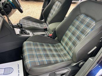 Volkswagen Golf 1.4 TSI 8.7kWh GTE Advance DSG Euro 6 (s/s) 5dr