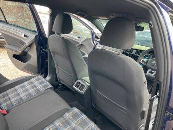 Volkswagen Golf 1.4 TSI 8.7kWh GTE Advance DSG Euro 6 (s/s) 5dr