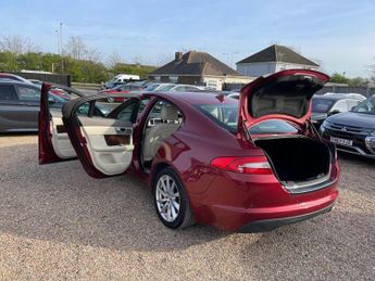 Jaguar XF 2.2d Premium Luxury Auto Euro 5 (s/s) 4dr