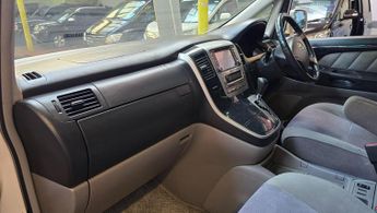 Toyota Alphard 3.0 V Spec Sunroof P doors Cameras