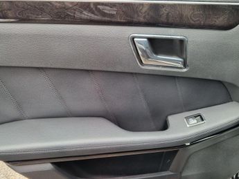 Mercedes-Benz E Class 2.1 E250 CDI BlueEfficiency Avantgarde Tiptronic Euro 5 4dr