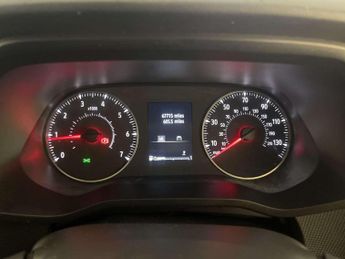 Renault Trafic 2.0 dCi Blue SL28 Business Panel Van 5dr Diesel Manual L1 H1 Eur