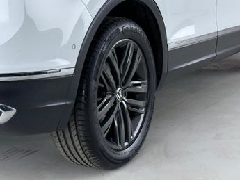 Volkswagen Tiguan 2.0 TDI Elegance DSG Euro 6 (s/s) 5dr