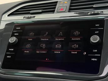 Volkswagen Tiguan 2.0 TDI Elegance DSG Euro 6 (s/s) 5dr
