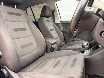 Volkswagen Tiguan 2.0 TDI Sport Auto 4WD Euro 4 5dr