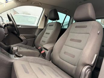 Volkswagen Tiguan 2.0 TDI Sport Auto 4WD Euro 4 5dr