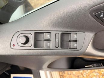 Volkswagen Tiguan 2.0 TDI Sport Auto 4WD Euro 4 5dr