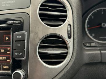 Volkswagen Tiguan 2.0 TDI Sport Auto 4WD Euro 4 5dr