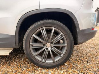 Volkswagen Tiguan 2.0 TDI Sport Auto 4WD Euro 4 5dr