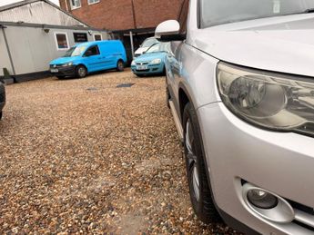 Volkswagen Tiguan 2.0 TDI Sport Auto 4WD Euro 4 5dr