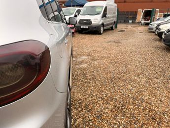 Volkswagen Tiguan 2.0 TDI Sport Auto 4WD Euro 4 5dr