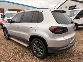 Volkswagen Tiguan 2.0 TDI Sport Auto 4WD Euro 4 5dr