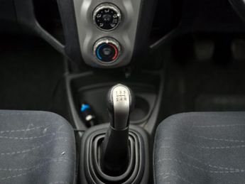 Toyota Yaris 1.3 VVT-i TR 5dr