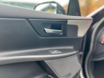 Jaguar XE 2.0d Prestige Auto Euro 6 (s/s) 4dr