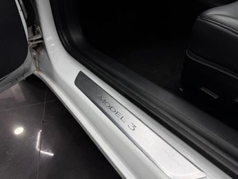 Tesla Model 3 Standard Range Plus Auto RWD 4dr