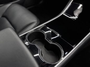 Tesla Model 3 Standard Range Plus Auto RWD 4dr