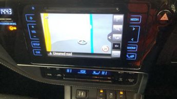 Toyota Auris 1.8 VVT-h Excel Hatchback 5dr Petrol Hybrid CVT Euro 6 (s/s) (13