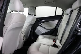 Mercedes-Benz GLA 1.6 GLA200 Sport (Premium) 7G-DCT Euro 6 (s/s) 5dr