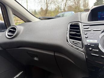 Ford Fiesta 1.0T EcoBoost Titanium Euro 5 (s/s) 5dr