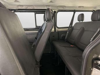 Renault Trafic 2.0 dCi ENERGY 30 Sport Nav Minibus Double Cab 5dr Diesel EDC LW