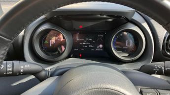 Toyota Yaris 1.5 VVT-h Design E-CVT Euro 6 (s/s) 5dr