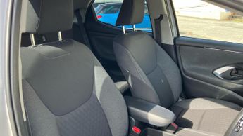 Toyota Yaris 1.5 VVT-h Design E-CVT Euro 6 (s/s) 5dr
