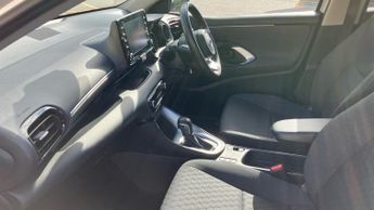 Toyota Yaris 1.5 VVT-h Design E-CVT Euro 6 (s/s) 5dr