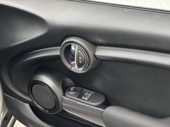 MINI Hatch 1.5 Cooper Classic Steptronic Euro 6 (s/s) 3dr