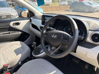 Hyundai i10 1.0 Premium 5dr Automatic
