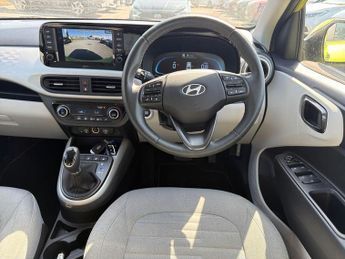 Hyundai i10 1.0 Premium Hatchback 5dr Petrol Auto Euro 6 (s/s) (63 ps)