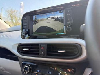 Hyundai i10 1.0 Premium 5dr Automatic