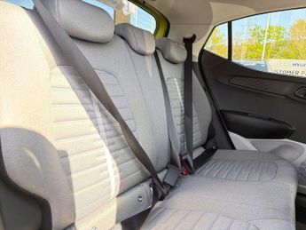Hyundai i10 1.0 Premium 5dr Automatic