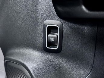 Mercedes-Benz B Class 1.3 B200h MHEV AMG Line (Executive) MPV 5dr Petrol Hybrid 7G-DCT