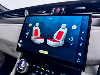 Jaguar F-PACE 2.0 P400e 17.1kWh R-Dynamic Black SUV 5dr Petrol Plug-in Hybrid 