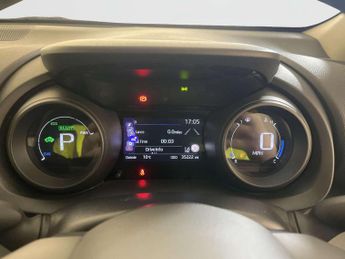 Toyota Yaris 1.5 VVT-h Design Hatchback 5dr Petrol Hybrid E-CVT Euro 6 (s/s) 