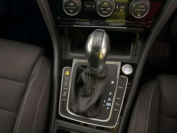 Volkswagen Golf 2.0 TSI R Hatchback 5dr Petrol DSG 4Motion Euro 6 (s/s) (300 ps)