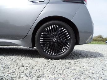 Nissan Leaf 39kWh N-Connecta Auto 5dr