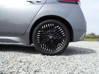 Nissan Leaf 39kWh N-Connecta Auto 5dr